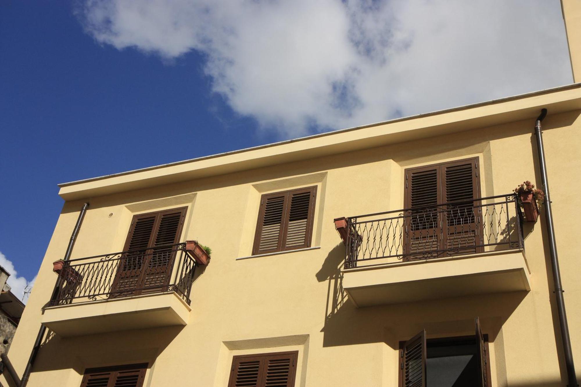 Zisas Apartment Palermo Bagian luar foto